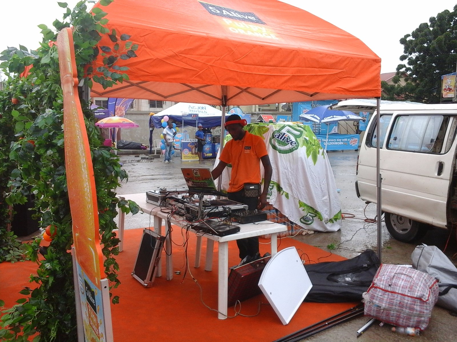 Pulpy Orange Campus Activation