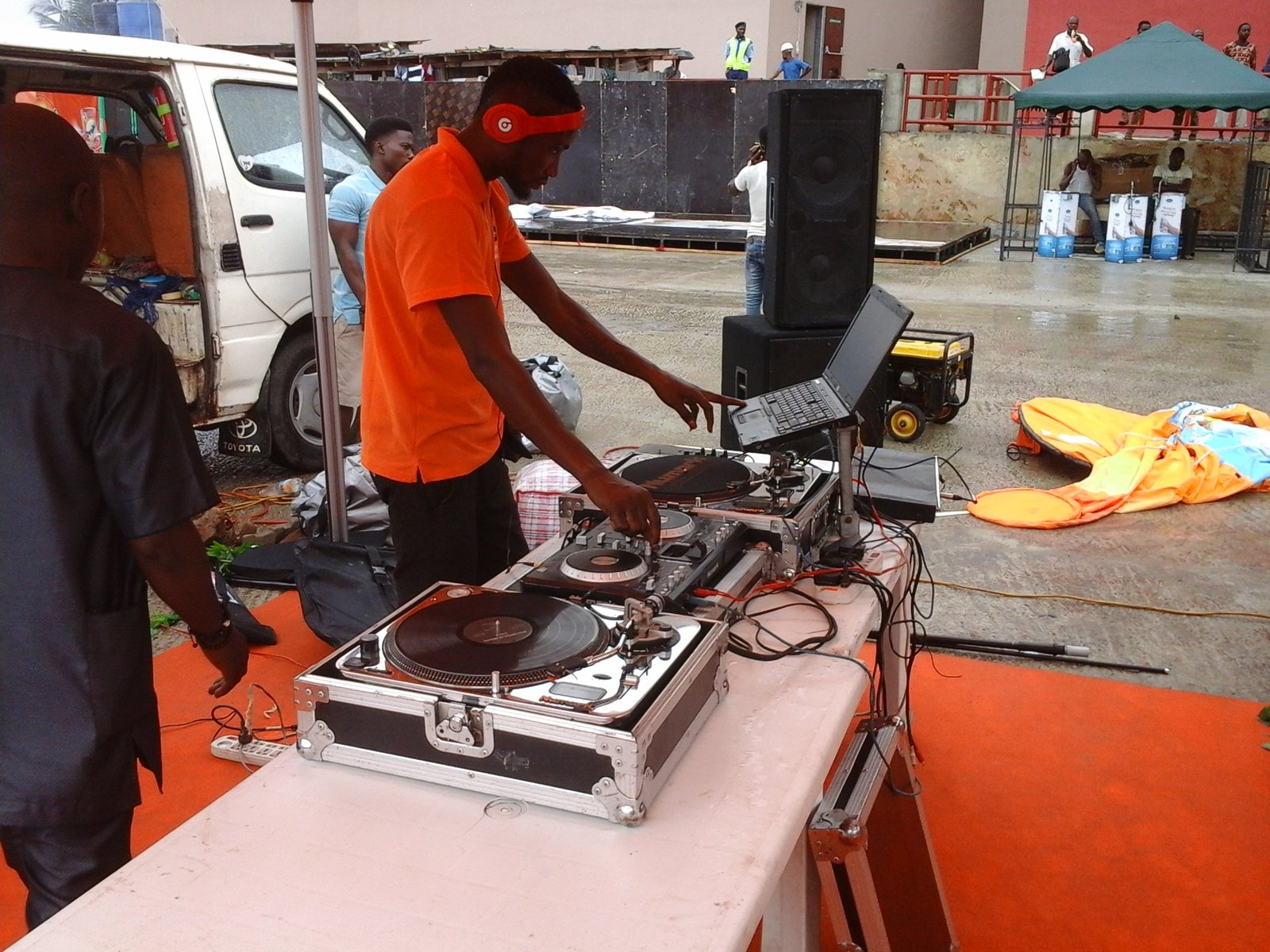 Pulpy Orange Campus Activation